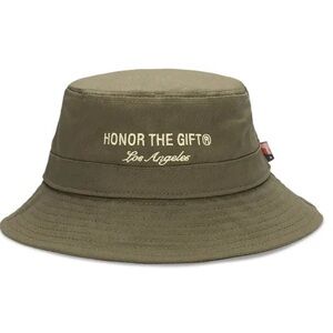 📌 HONOR THE GIFT SIGNATURE BUCKET HAT
